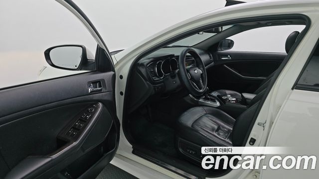 Kia K5 2011 — photo 10