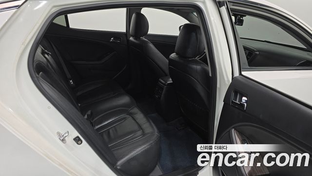 Kia K5 2011 — photo 11