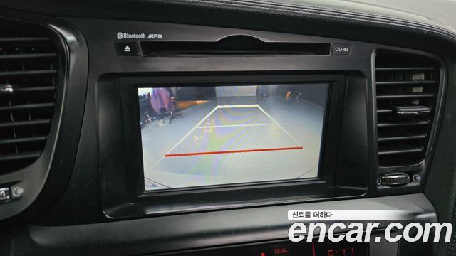 Kia K5 2011 — photo 16