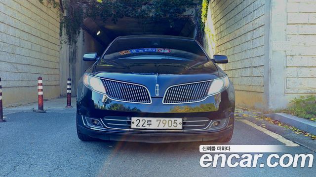 Lincoln MKS 2013 — photo 3