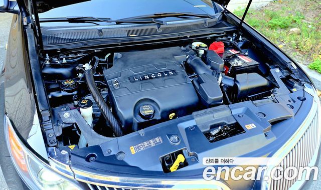 Lincoln MKS 2013 — photo 6