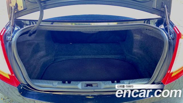 Lincoln MKS 2013 — photo 15