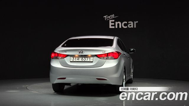 Hyundai AVANTE 2013 — photo 4