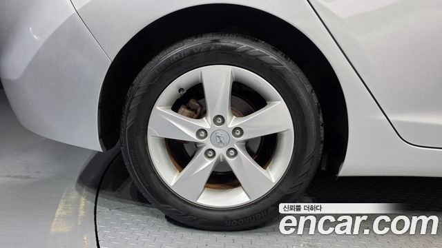 Hyundai AVANTE 2013 — photo 5