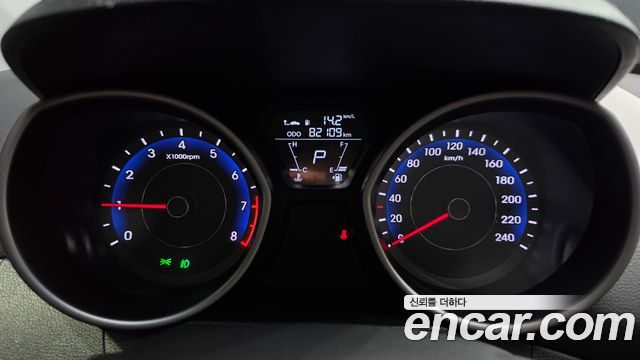 Hyundai AVANTE 2013 — photo 8