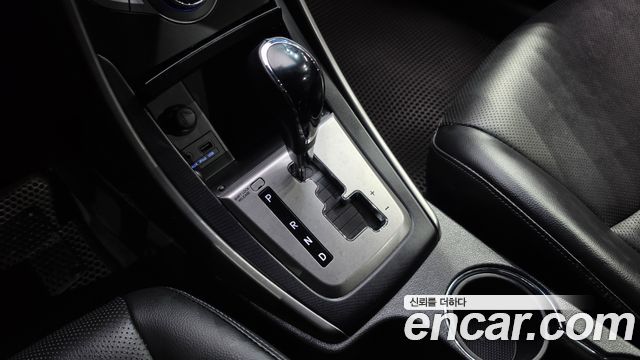 Hyundai AVANTE 2013 — photo 9