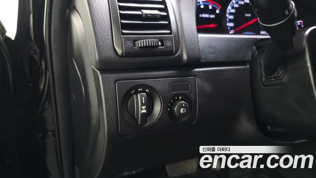 KG Mobility Rexton 2016 — photo 28