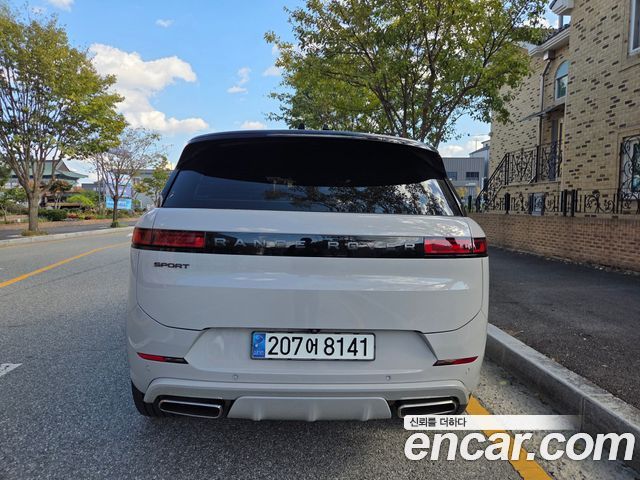 Land Rover Range Rover Sport 2024 — photo 6