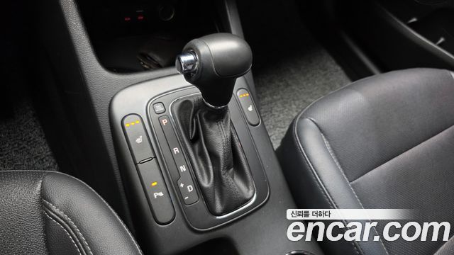 Kia K3 2015 — photo 12