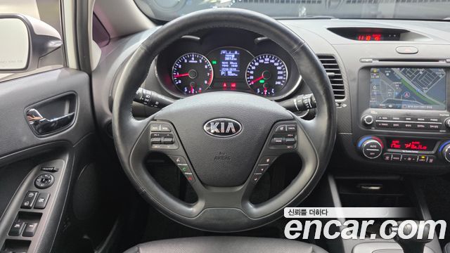 Kia K3 2015 — photo 18