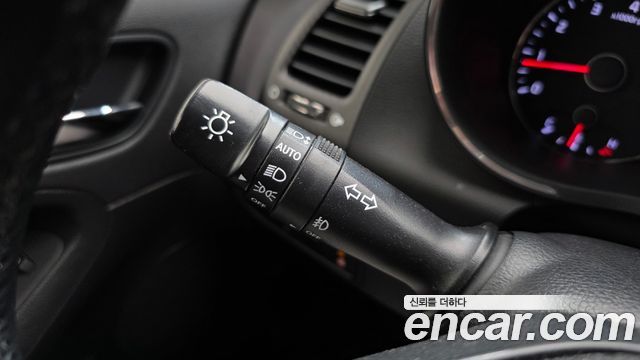 Kia K3 2015 — photo 21