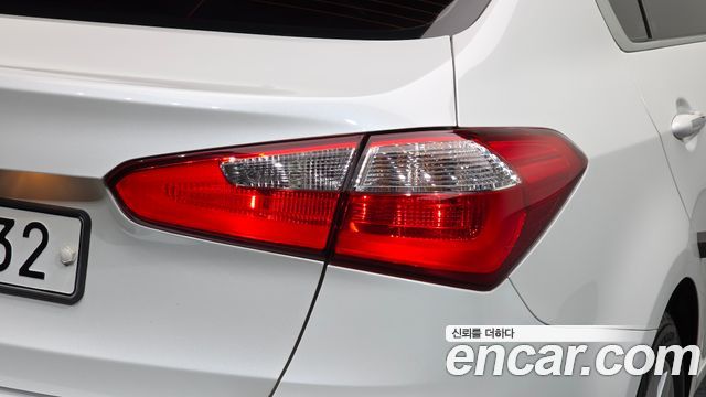 Kia K3 2015 — photo 9