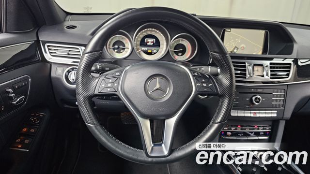 Mercedes-Benz E-Class 2016 — photo 12