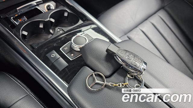 Mercedes-Benz E-Class 2016 — photo 16