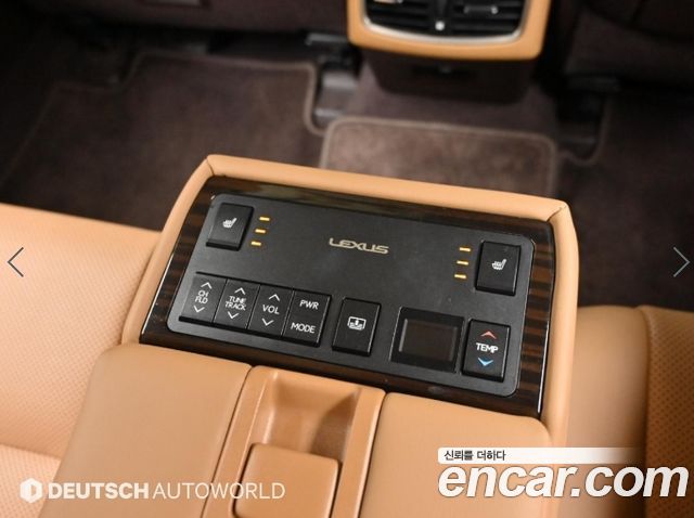 Lexus ES 2017 — photo 17