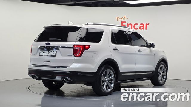 Ford Explorer 2018 — photo 2