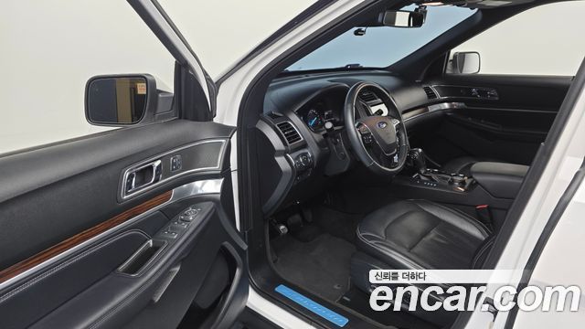 Ford Explorer 2018 — photo 10
