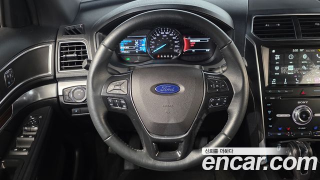 Ford Explorer 2018 — photo 14