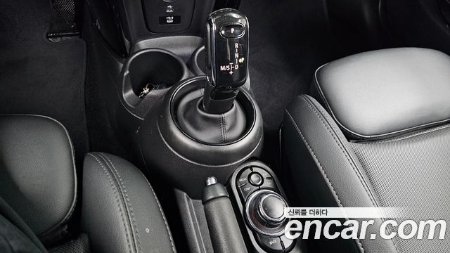 Mini Cooper 2022 — photo 12