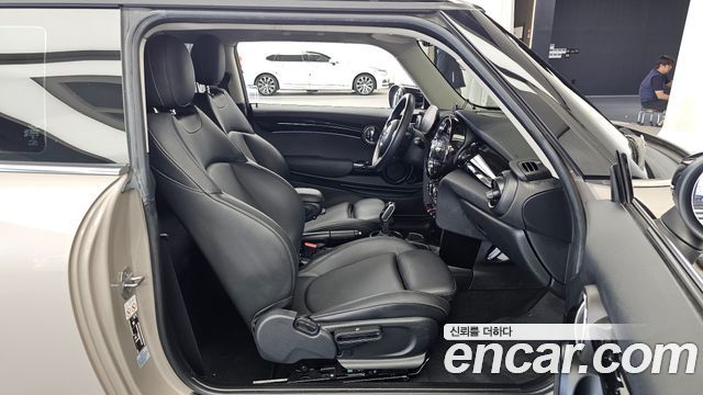 Mini Cooper 2022 — photo 17