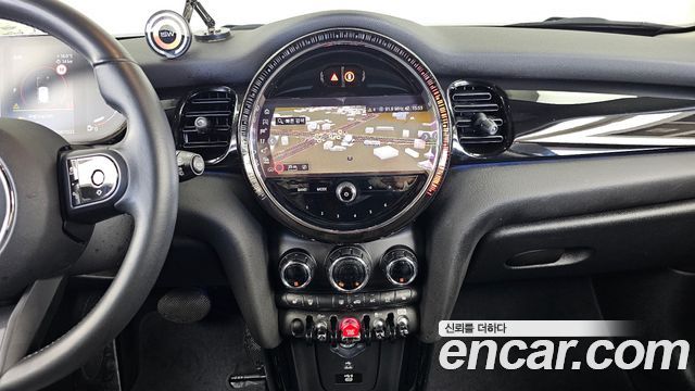 Mini Cooper 2022 — photo 22