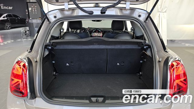 Mini Cooper 2022 — photo 26