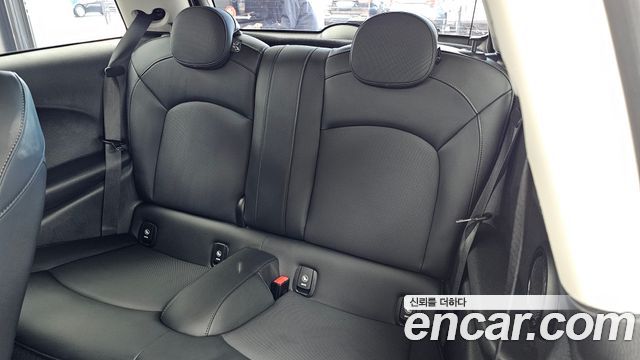 Mini Cooper 2022 — photo 16