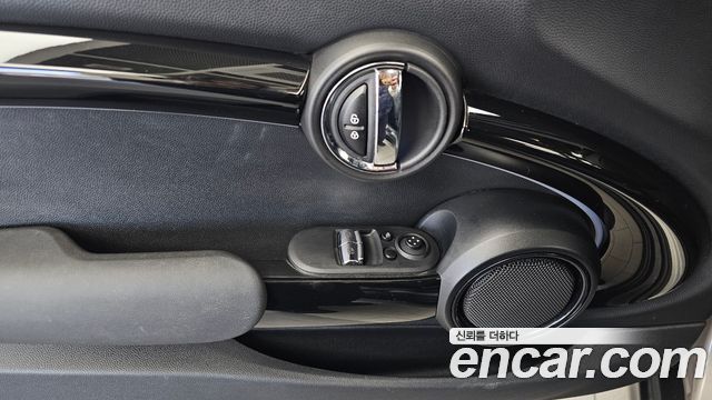 Mini Cooper 2022 — photo 29