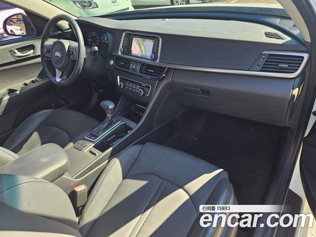 Kia K5 2018 — photo 19