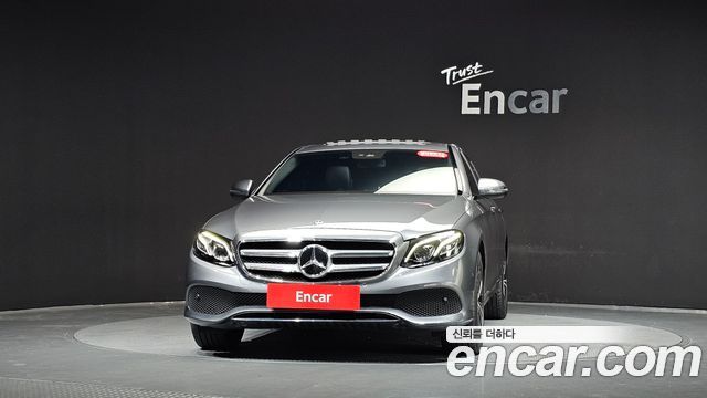 Mercedes-Benz E-Class 2020 — photo 3