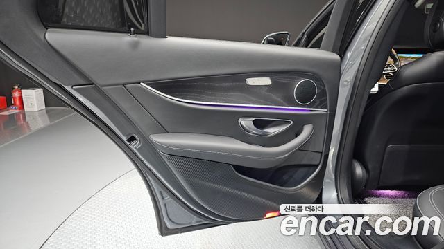 Mercedes-Benz E-Class 2020 — photo 15