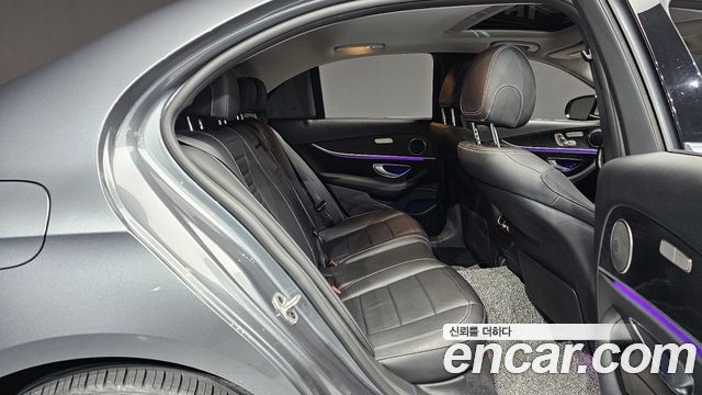 Mercedes-Benz E-Class 2020 — photo 27