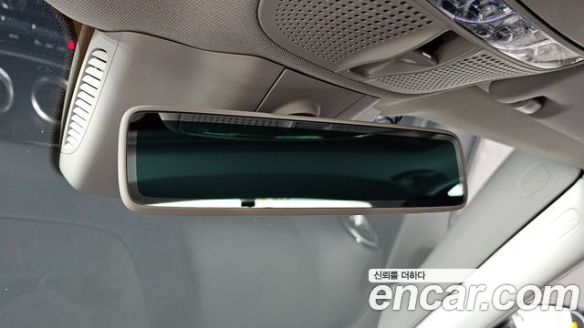 Mercedes-Benz E-Class 2020 — photo 28