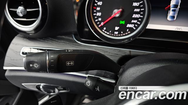 Mercedes-Benz E-Class 2020 — photo 30