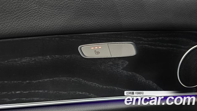 Mercedes-Benz E-Class 2020 — photo 32