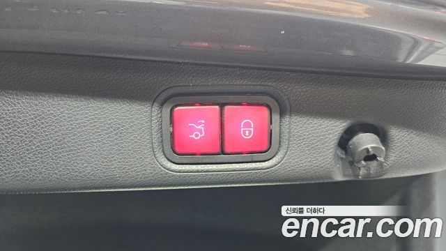 Mercedes-Benz E-Class 2020 — photo 34