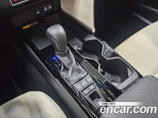 Toyota Camry 2025 — photo 10