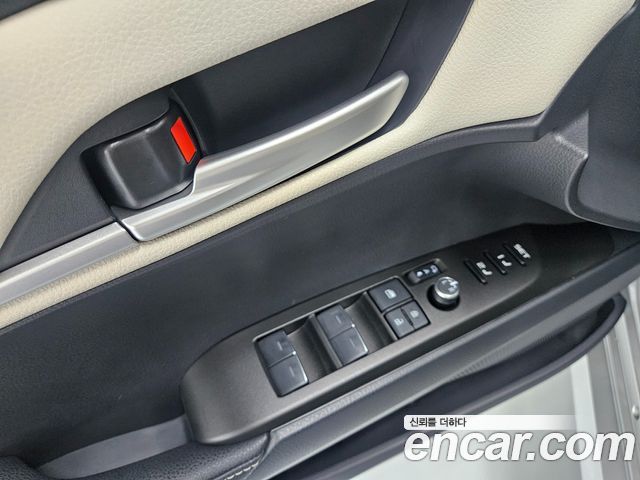 Toyota Camry 2025 — photo 16