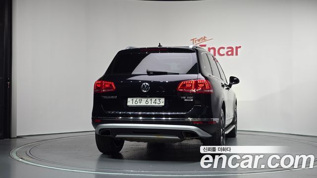 Volkswagen Touareg 2015 — photo 4