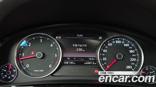Volkswagen Touareg 2015 — photo 8