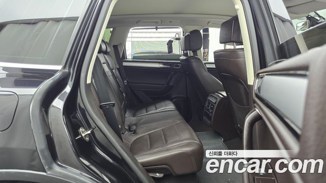 Volkswagen Touareg 2015 — photo 12