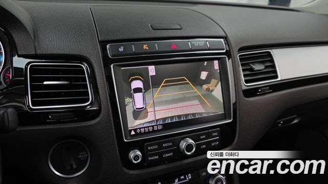 Volkswagen Touareg 2015 — photo 15