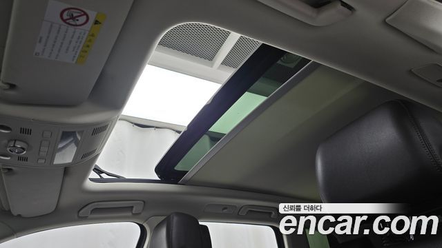 Volkswagen Touareg 2015 — photo 18