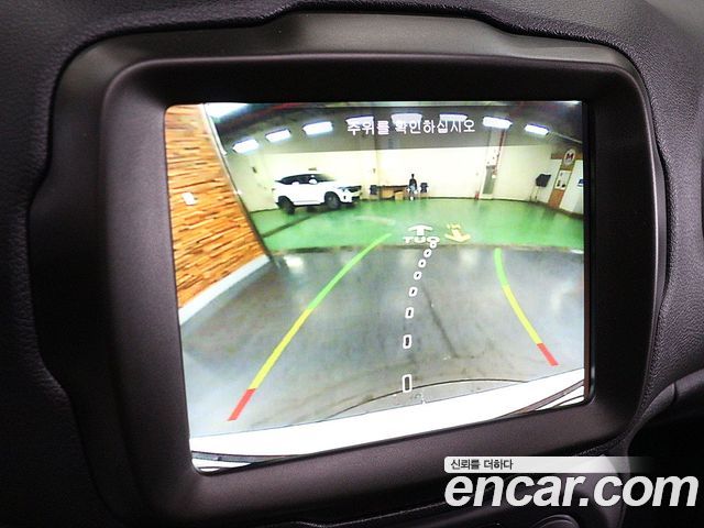 Jeep Renegade 2022 — photo 12