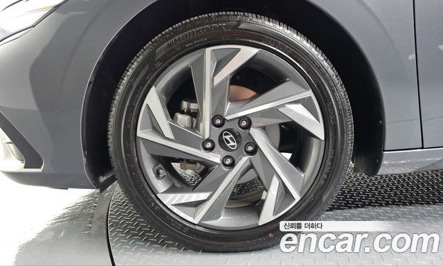 Hyundai AVANTE 2025 — photo 5