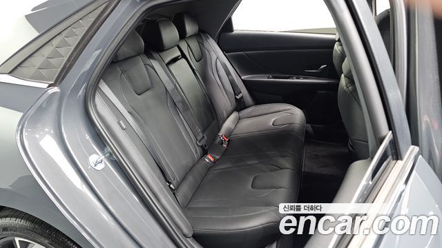 Hyundai AVANTE 2025 — photo 17