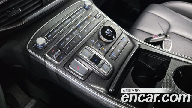 Hyundai Santafe 2021 — photo 12