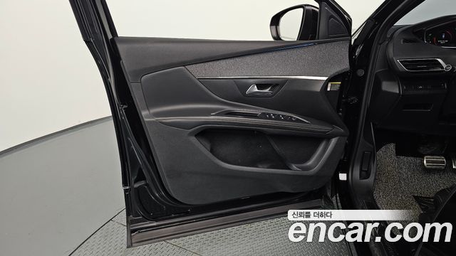 Peugeot 5008 2018 — photo 14