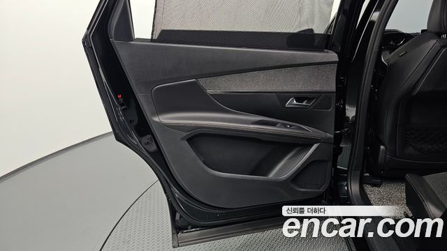 Peugeot 5008 2018 — photo 15