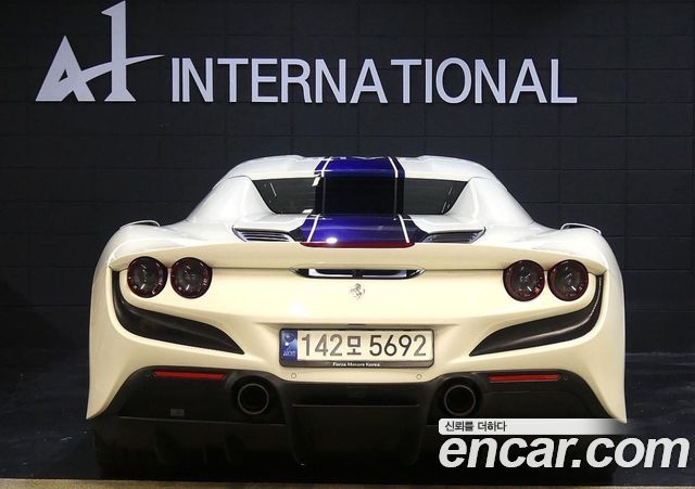 Ferrari F8 2022 — photo 3
